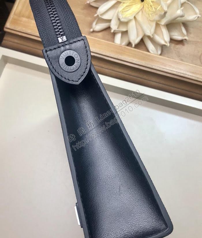 LV錢包 2019春夏新款 官網限定款 太空系列 M64448 POCHETTE VOYAGE中號手袋 路易威登手拿包 LV男士錢包  ygqb1009